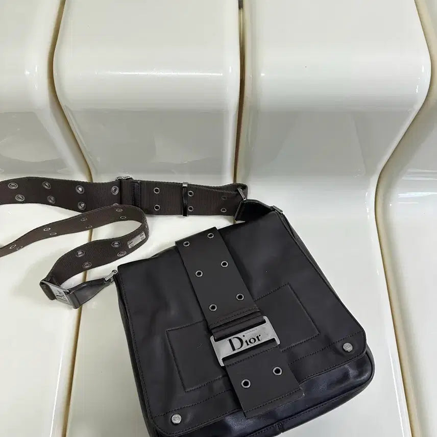 [SOLD OUT] [A 정품] 디올 스트릿 시크 크로스백