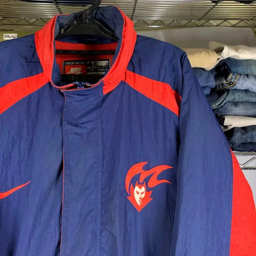 [BUNJANG] Nike Western Demon Melbourne Embroidered Nylon Jumper (XL) / [XL] 90's 나이키 웨스턴 데몬 멜버른 자수 나일론 점퍼