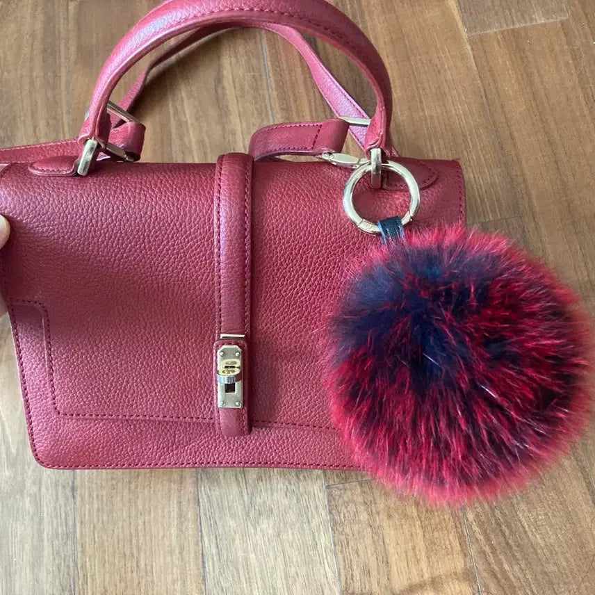 [BUNJANG] MINE Red Leather Shoulder Bag + Pompom Keychain / 마인 레드 가죽 숄더백 + 폼폼이 키링  택포35000