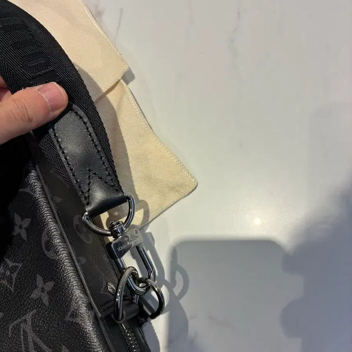 [BUNJANG] Louis Vuitton Eclipse Trio Messenger Bag / 루이비통 이클립스 트리오 메신저백