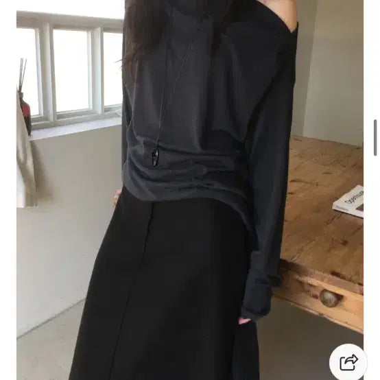 [BUNJANG] Mienne Corinne Layered Open Shoulder Top / 샵미엔느 mienne 코린 랩 레이어드 오픈숄더 티