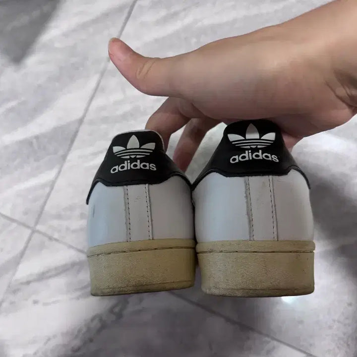 [BUNJANG] Adidas Superstar White/Black Sneakers / 아디다스 슈퍼스타 화이트/블랙 스니커즈