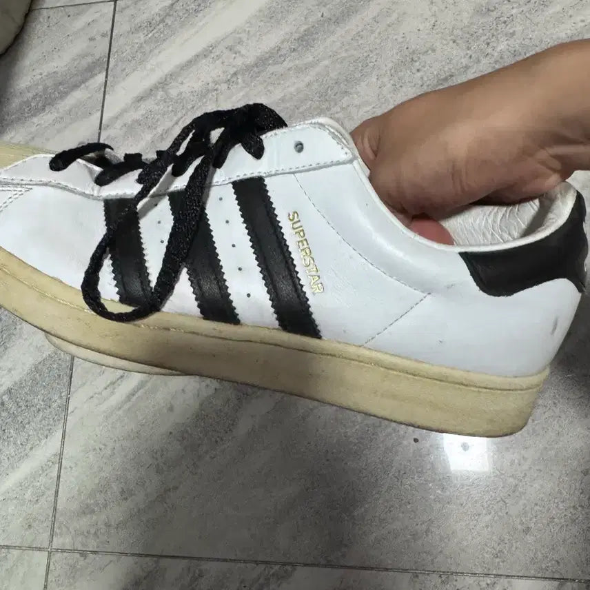 [BUNJANG] Adidas Superstar White/Black Sneakers / 아디다스 슈퍼스타 화이트/블랙 스니커즈