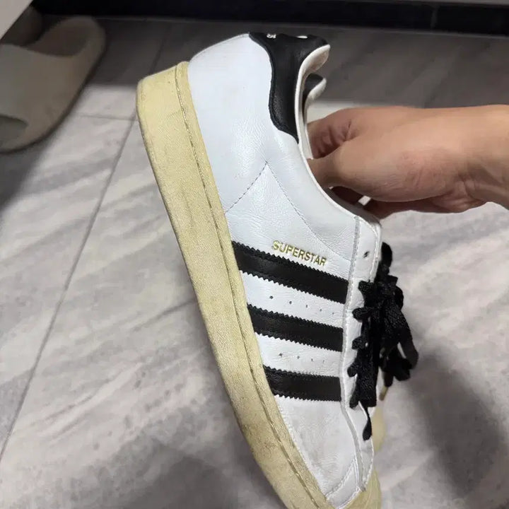 [BUNJANG] Adidas Superstar White/Black Sneakers / 아디다스 슈퍼스타 화이트/블랙 스니커즈