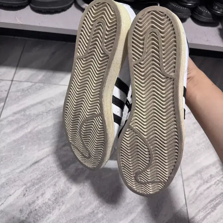 [BUNJANG] Adidas Superstar White/Black Sneakers / 아디다스 슈퍼스타 화이트/블랙 스니커즈