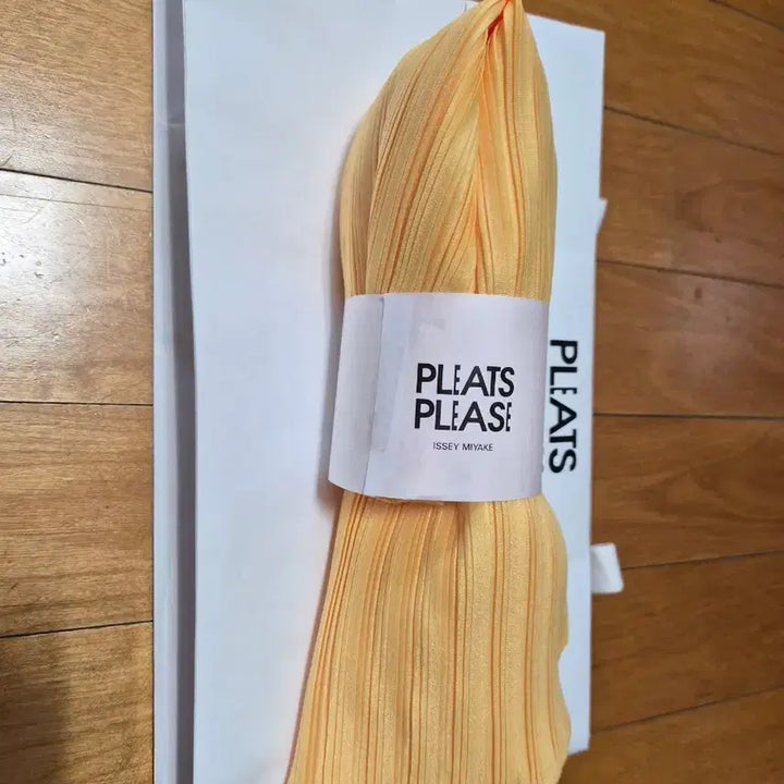 [BUNJANG] Pleats Please January Monthly Cardigan / 플리츠플리즈 먼슬리가디건(1월) 팝니디
