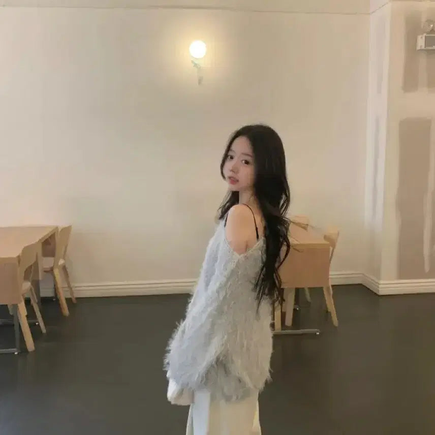 [BUNJANG] Unbalanced Off-Shoulder Knit Top / 새상품)언발오프숄더 여신 니트