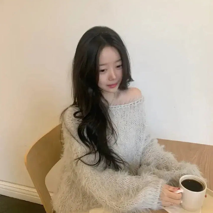 [BUNJANG] Unbalanced Off-Shoulder Knit Top / 새상품)언발오프숄더 여신 니트