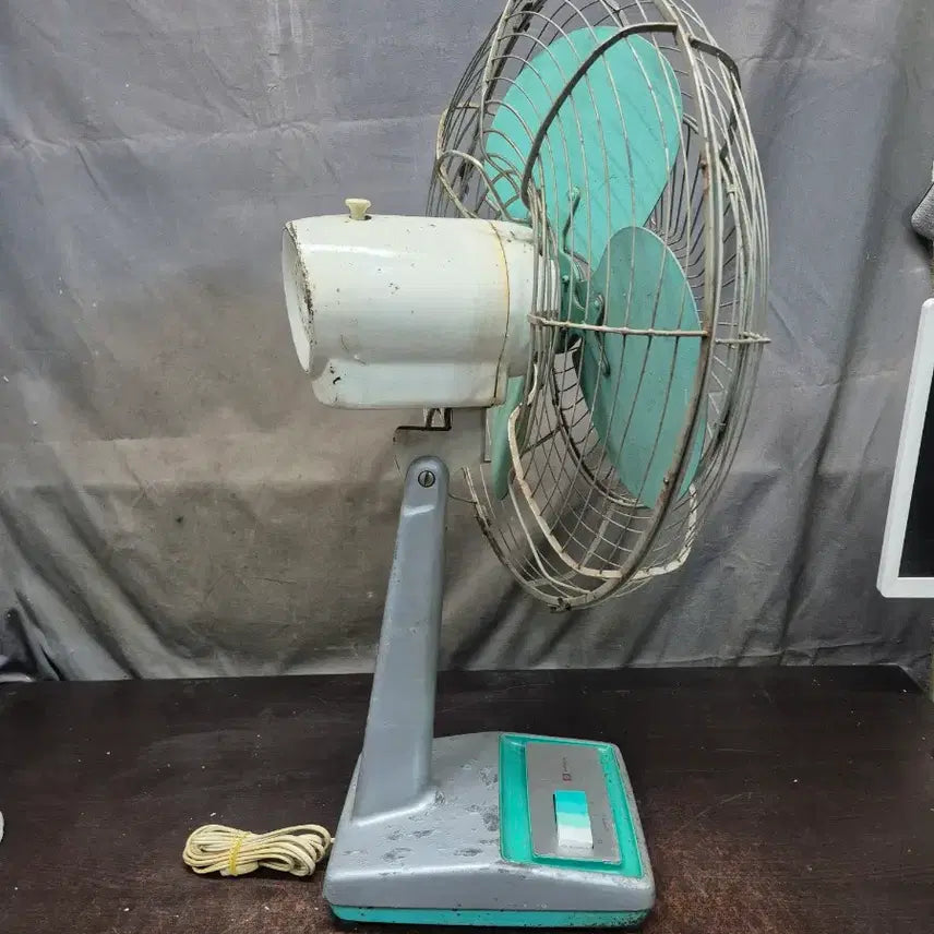 [BUNJANG] Hitachi Vintage Fan (Mint) / 1960년대 히타치 빈티지 선풍기 민트색