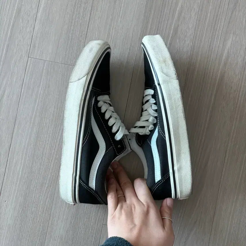[BUNJANG] Vans Old Skool Black Sneakers / 반스 올드스쿨 블랙 250