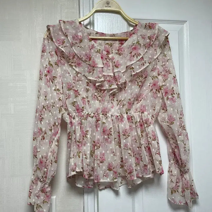 [SOLD OUT] 미쏘 플라워 블라우스