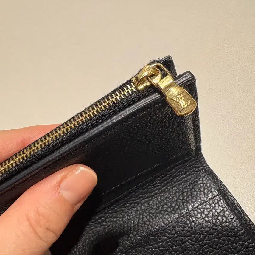 [BUNJANG] Louis Vuitton ZOE Wallet Monogram Empreinte Trifold Wallet / 루이비통 조에 월릿 모노그램 앙프렝뜨 3단지갑