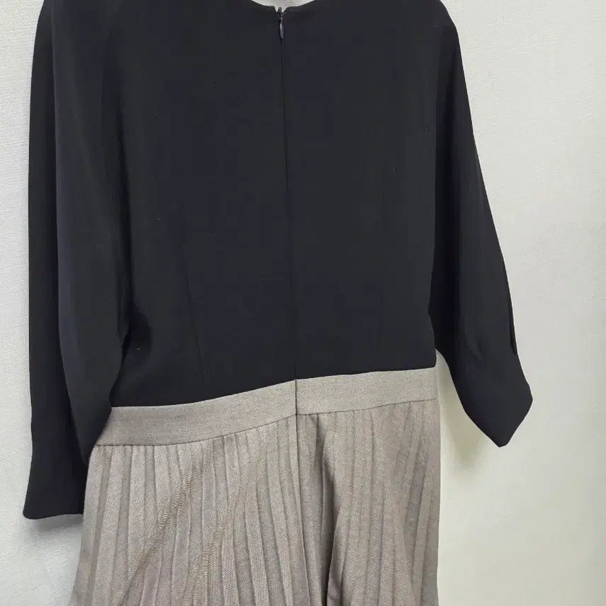 [SOLD OUT] 라밤바룸 플리츠 롱 원피스
