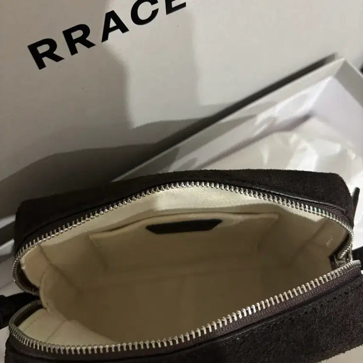 [SOLD OUT] 레이스미니백  RRACE Square Mini Bag (새상품 원가20)