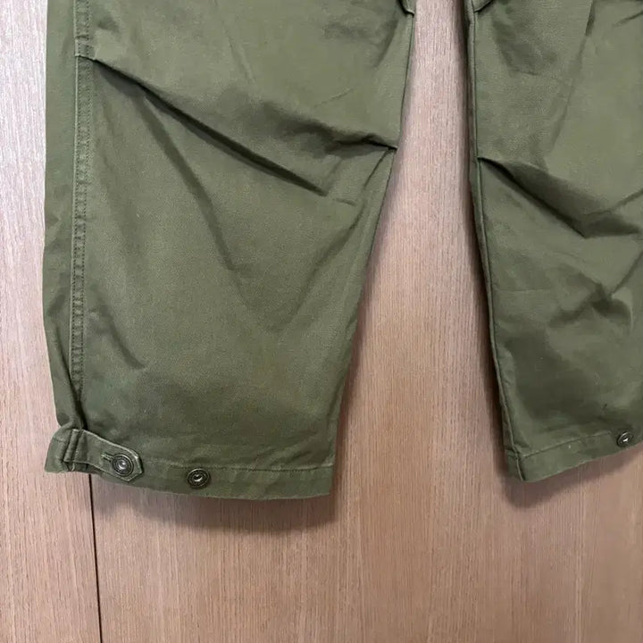 [BUNJANG] THE BARNNET Wide Cargo Pants Khaki / THE BARNNET 더바넷 와이드 카고 팬츠 카키