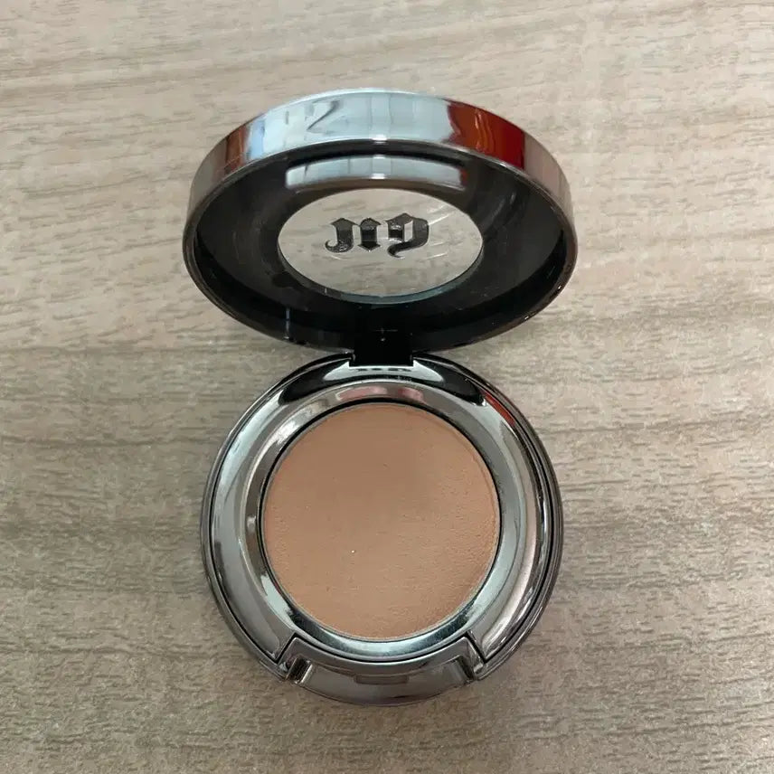 [BUNJANG] IU ABC GUM Eyeshadow / 얼반디케이 아이섀도우 ABC GUM (아이유 섀도우)