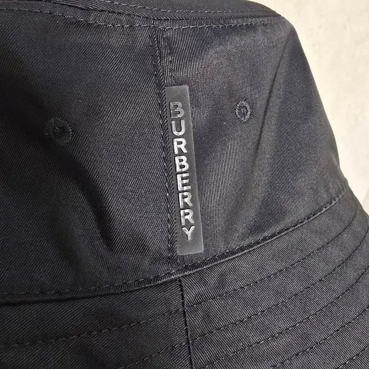 [BUNJANG] Burberry Reversible Leopard Bucket Hat / [정품]버버리 리버시블 레오파드 버킷햇[거의새상품]
