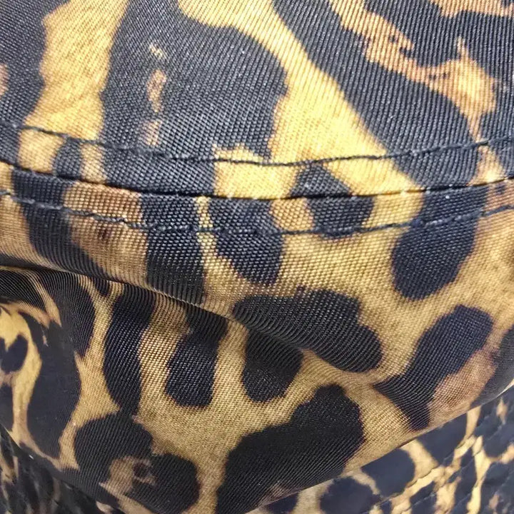 [BUNJANG] Burberry Reversible Leopard Bucket Hat / [정품]버버리 리버시블 레오파드 버킷햇[거의새상품]