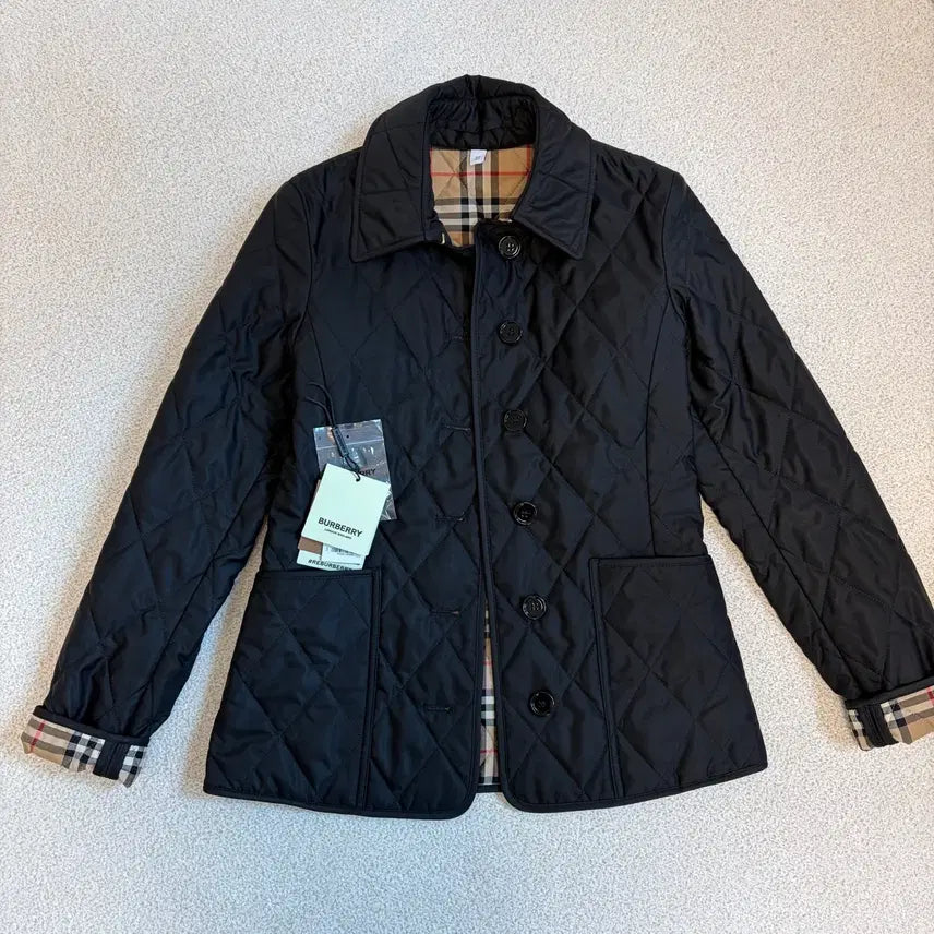 [SOLD OUT] 롯백구입 버버리 블랙 다이아몬드 퀼팅 자켓 새상품