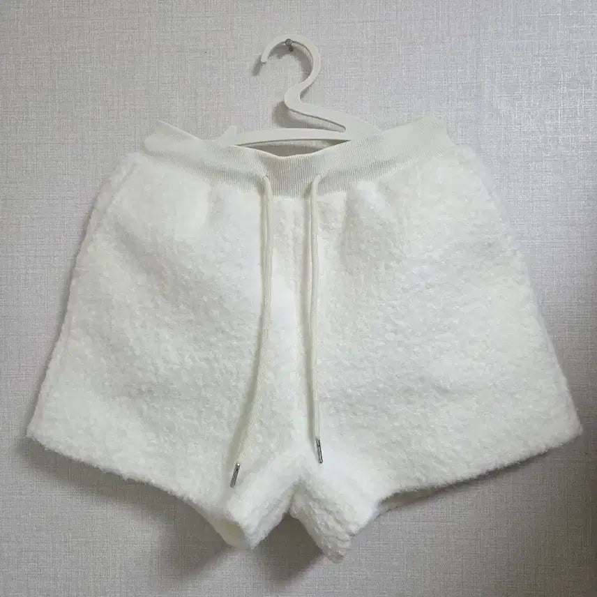 [BUNJANG] Winter Boucle Shorts / (새상품)겨울용 부클 반바지 숏팬츠