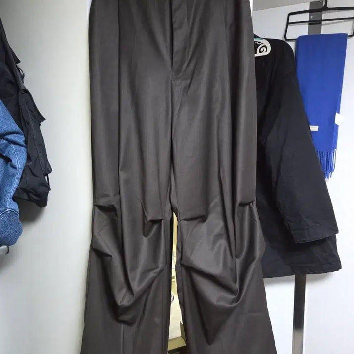 [BUNJANG] Arvan Parachute Half Banding Pants (Brown, Size 3) / 아르반 - 파라슈트 하프 밴딩 팬츠 (브라운 / 3)