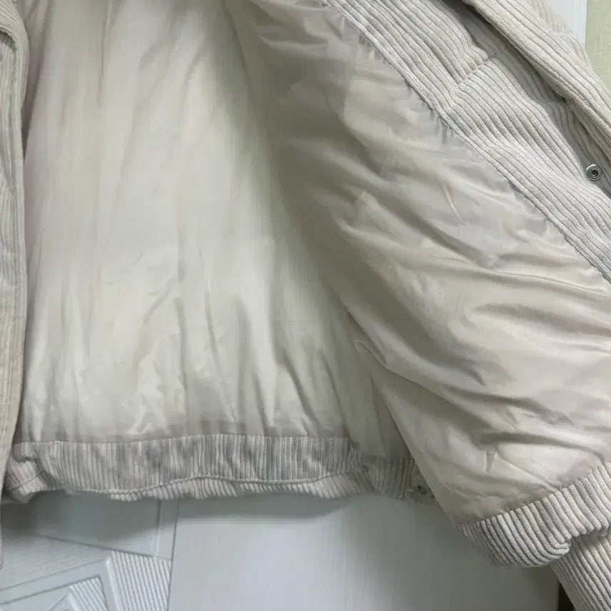 [BUNJANG] SPAO Corduroy Ivory Padded Jacket / SPAO 코듀로이 아이보리 패딩