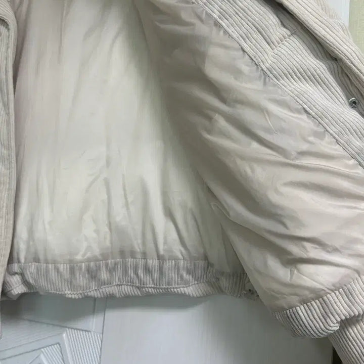 [BUNJANG] SPAO Corduroy Ivory Padded Jacket / SPAO 코듀로이 아이보리 패딩