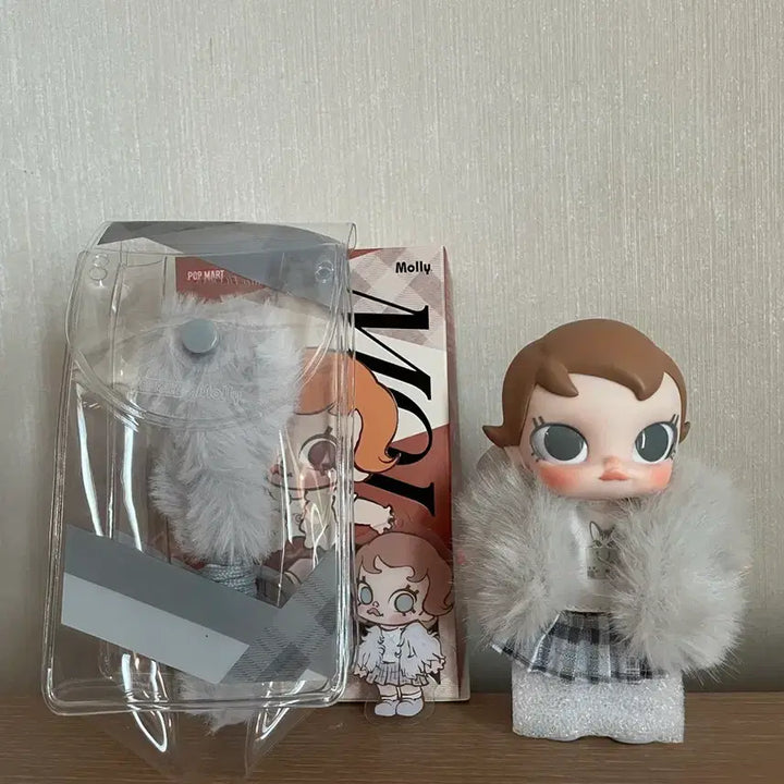 [BUNJANG] Popmart Baby Molly Winter Fit Check Figure Keychain / (새상품) 팝마트 베이비 몰리 윈터 핏 체크 피규어 키링