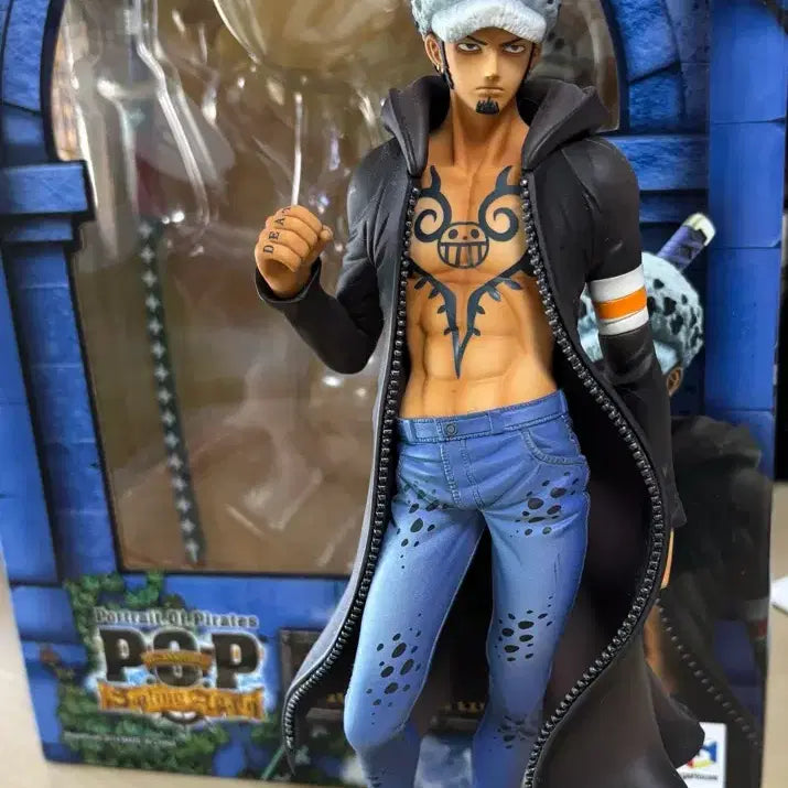 [SOLD OUT] 원피스 트라팔가 로우 피규어 pop 저렴하게 판매합니다(하자,아크릴발판)