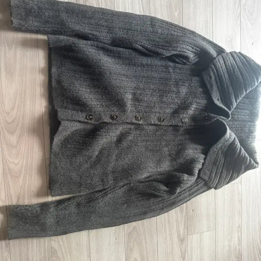 [SOLD OUT] 니지 오프숄더 빈티지 니트