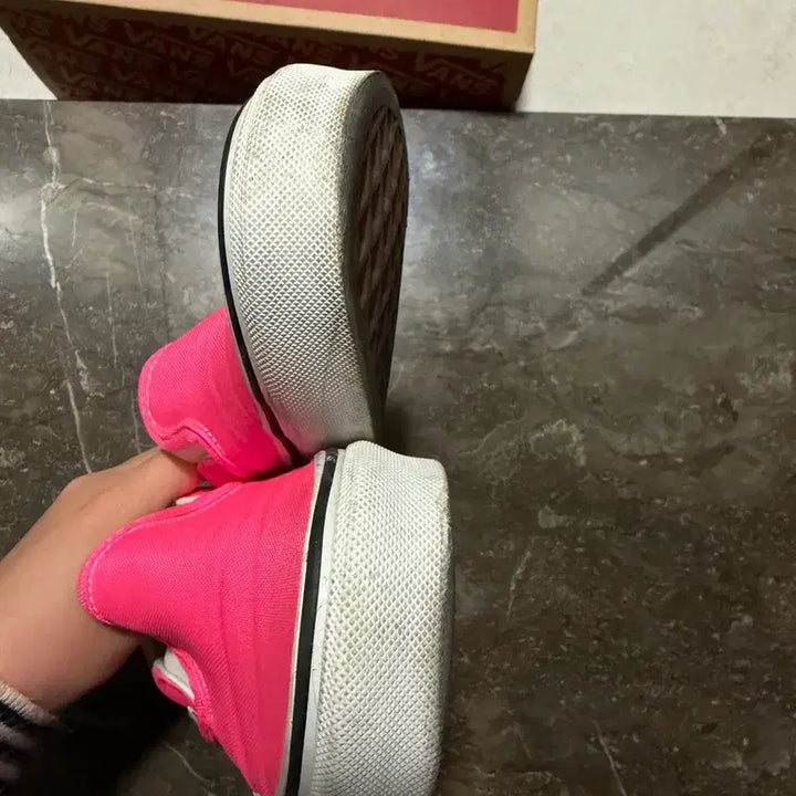 [BUNJANG] Vans Slip-On Pink Canvas Sneakers / 한정판 Vans 슬립온 (핑크 캔버스)