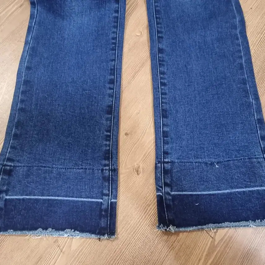 [BUNJANG] Woman's Straight Leg Jeans / 여성 스판 청바지 일자핏 청바지 밑단