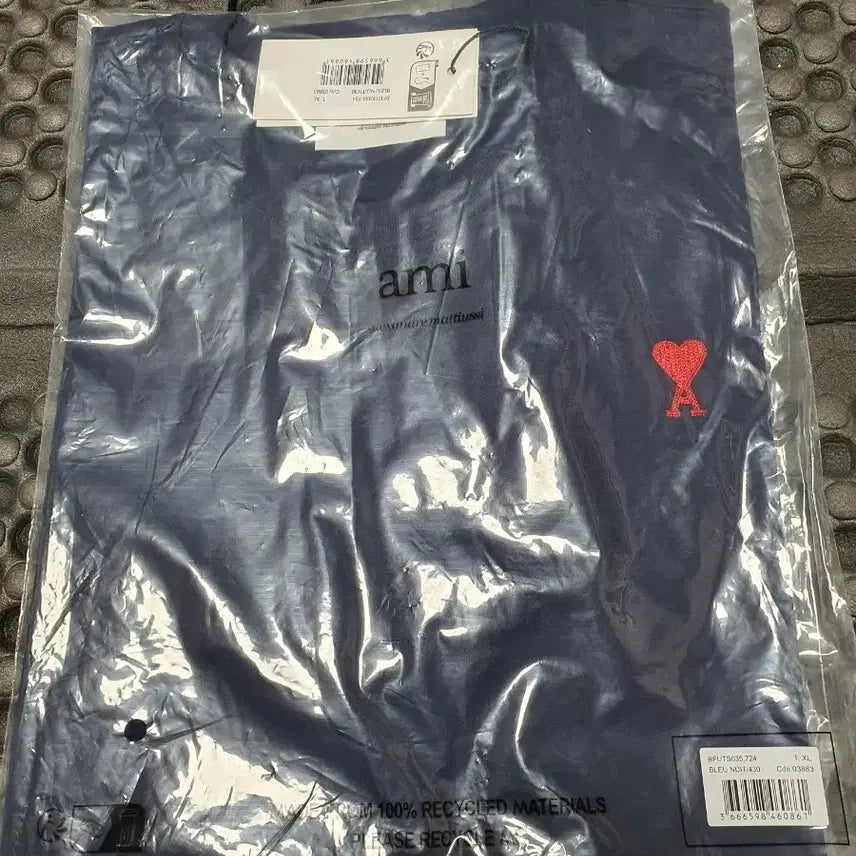 [BUNJANG] AMI Small Heart Logo T-shirt Navy XL / 아미 스몰 하트 로고 티셔츠 네이비 XL