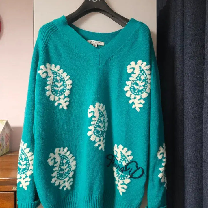 [BUNJANG] Thursday Island Paisley Knit Sweater / 써스데이아일랜드 페이즐리 니트 85S