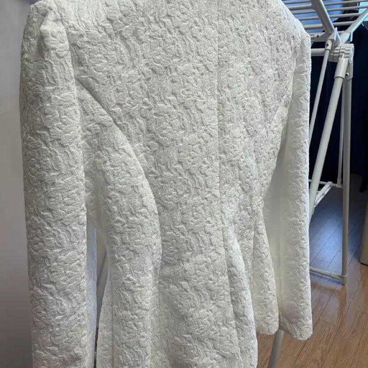 [BUNJANG] DINT Rose Jacquard Jacket / 딘트 로즈 쟈가드 자켓