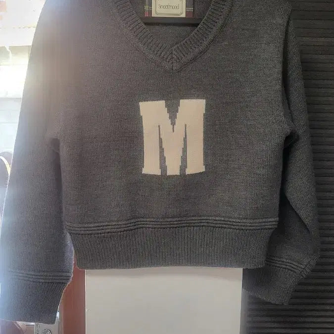 [BUNJANG] Smooth Mood V-Neck Knit Sweater Gray / 스무드무드 M자 V넥 니트 그레이