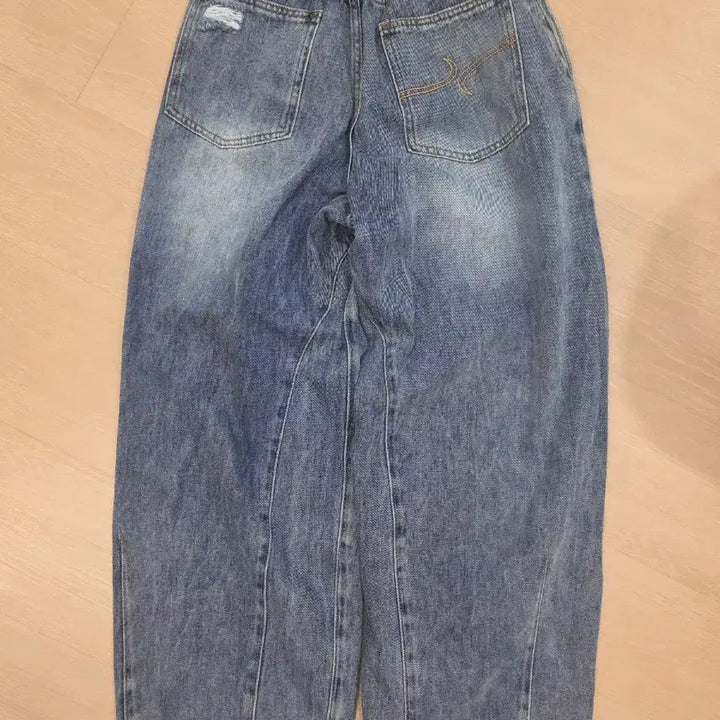 [BUNJANG] XTONZ Balloon Damage Denim Jeans / 엑스톤즈 벌룬 데미지 데님s