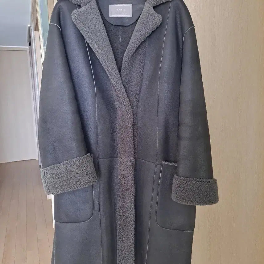[BUNJANG] BCBG Women's Mouton Coat / BCBG 여성용 무스탕 코트