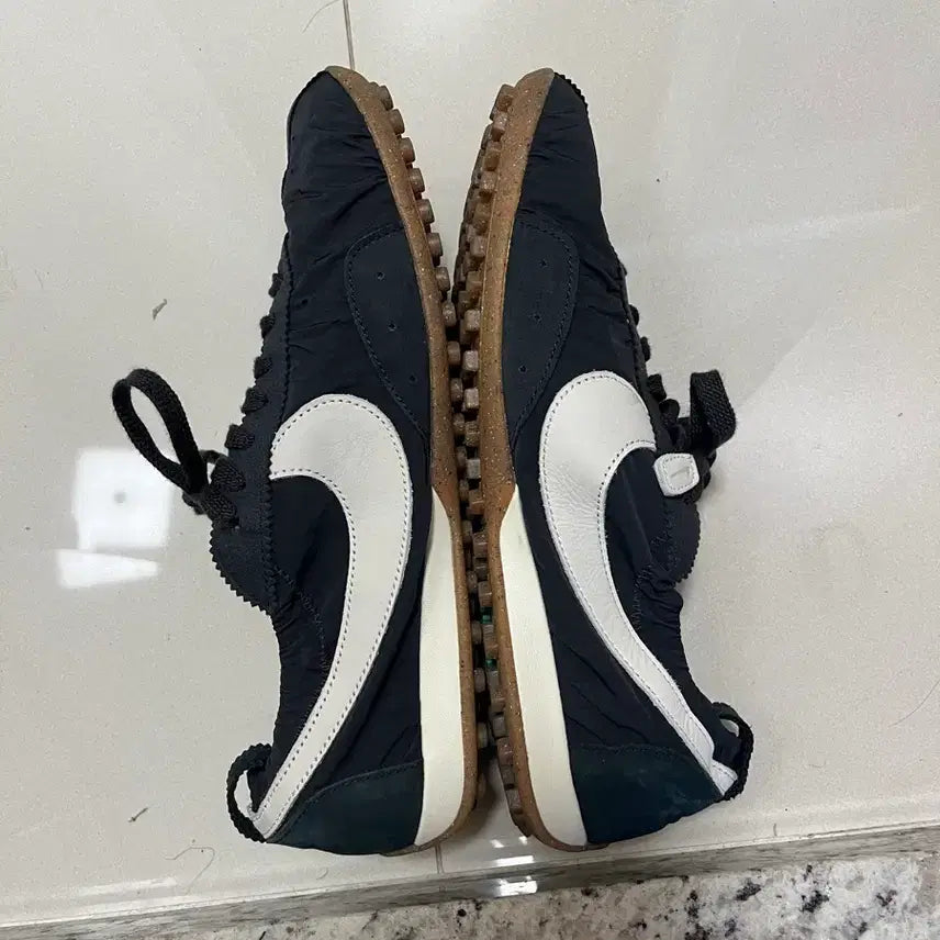 [BUNJANG] Nike x Jacquemus Moon Shoe Black Cashmere Sneakers / 나이키 x 자크뮈스 문 슈 300