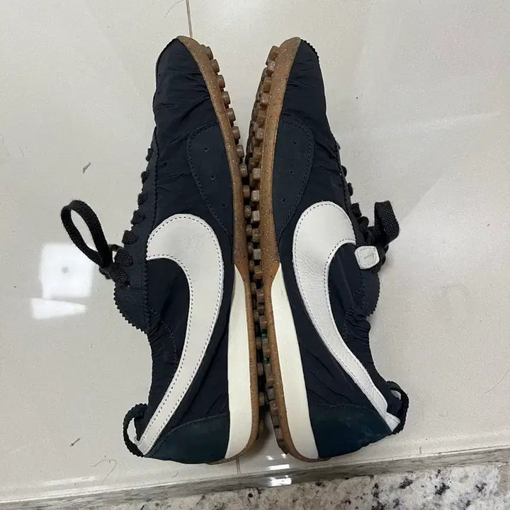 [BUNJANG] Nike x Jacquemus Moon Shoe Black Cashmere Sneakers / 나이키 x 자크뮈스 문 슈 300