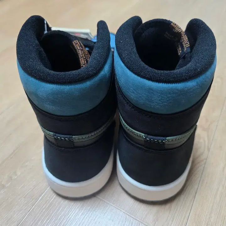 [BUNJANG] Nike Jordan 1 Gore-Tex Noise Aqua And Light Sneakers / 조던1 고어텍스 270 박스컷 노이즈 아쿠아 엔 라이트