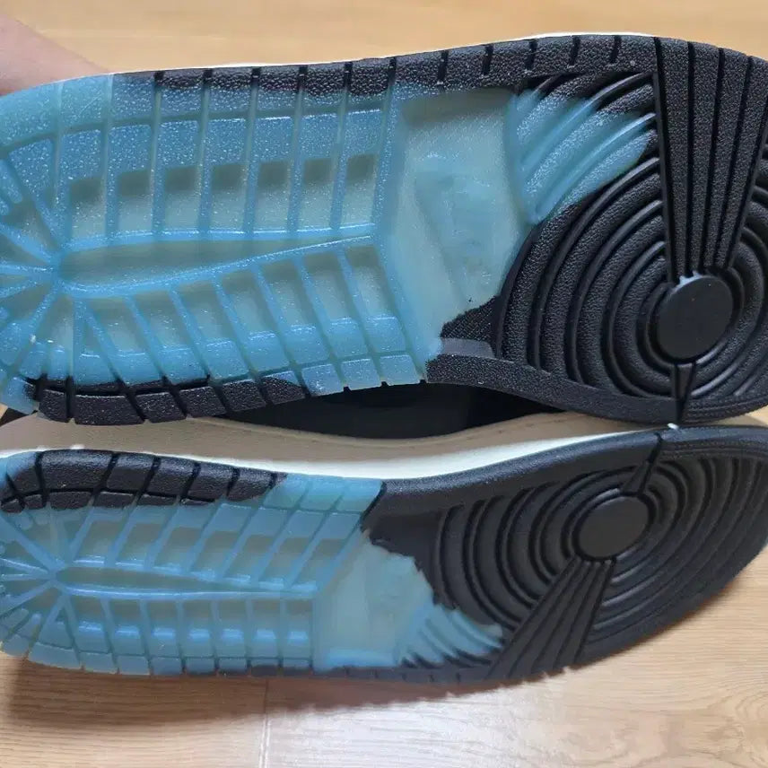 [BUNJANG] Nike Jordan 1 Gore-Tex Noise Aqua And Light Sneakers / 조던1 고어텍스 270 박스컷 노이즈 아쿠아 엔 라이트