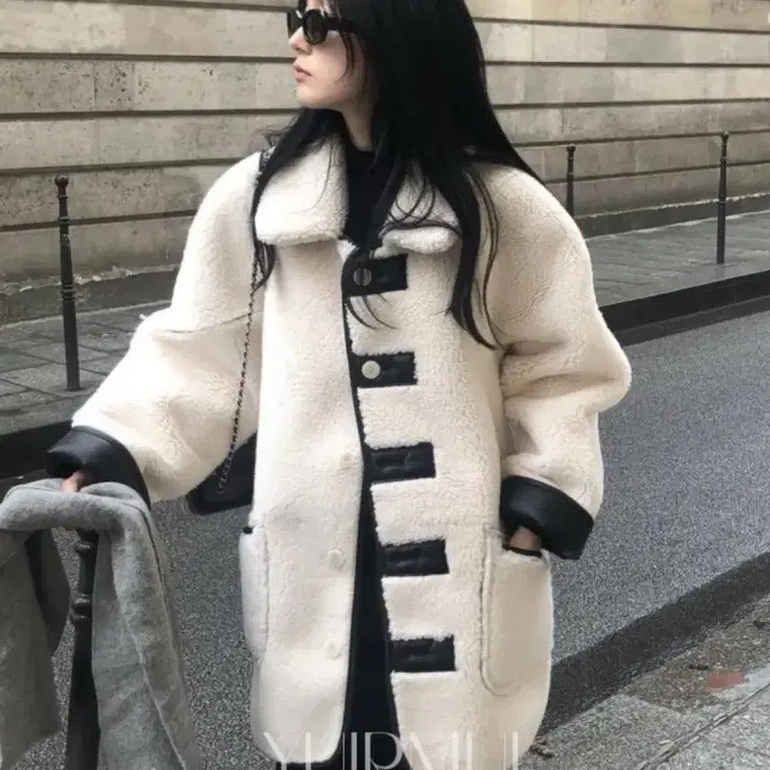 [BUNJANG] Uirmuire Reversible Shearling Half Mustang / 유이르무이 레더 뽀글이 시어링 리버시블 하프 무스탕 팝니다.