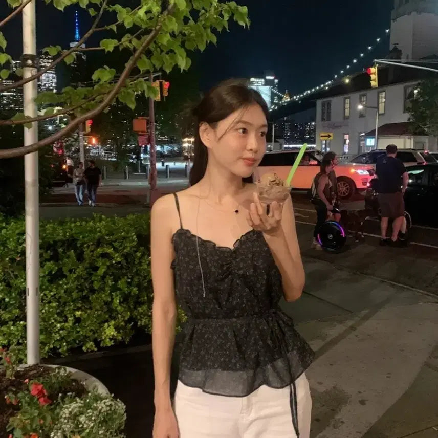 [BUNJANG] UnderB Amour Flower Blouse Vintage Black / 언더비 Amour 플라워 블라우스 빈티지블랙