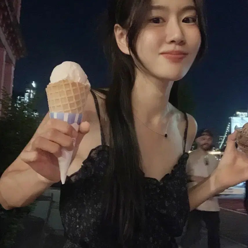 [BUNJANG] UnderB Amour Flower Blouse Vintage Black / 언더비 Amour 플라워 블라우스 빈티지블랙