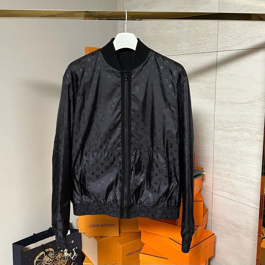 [BUNJANG] Louis Vuitton Monogram Reversible Bomber Jacket / [M사이즈]루이비통 리버서블 모노그램 봄버 블루종 자켓
