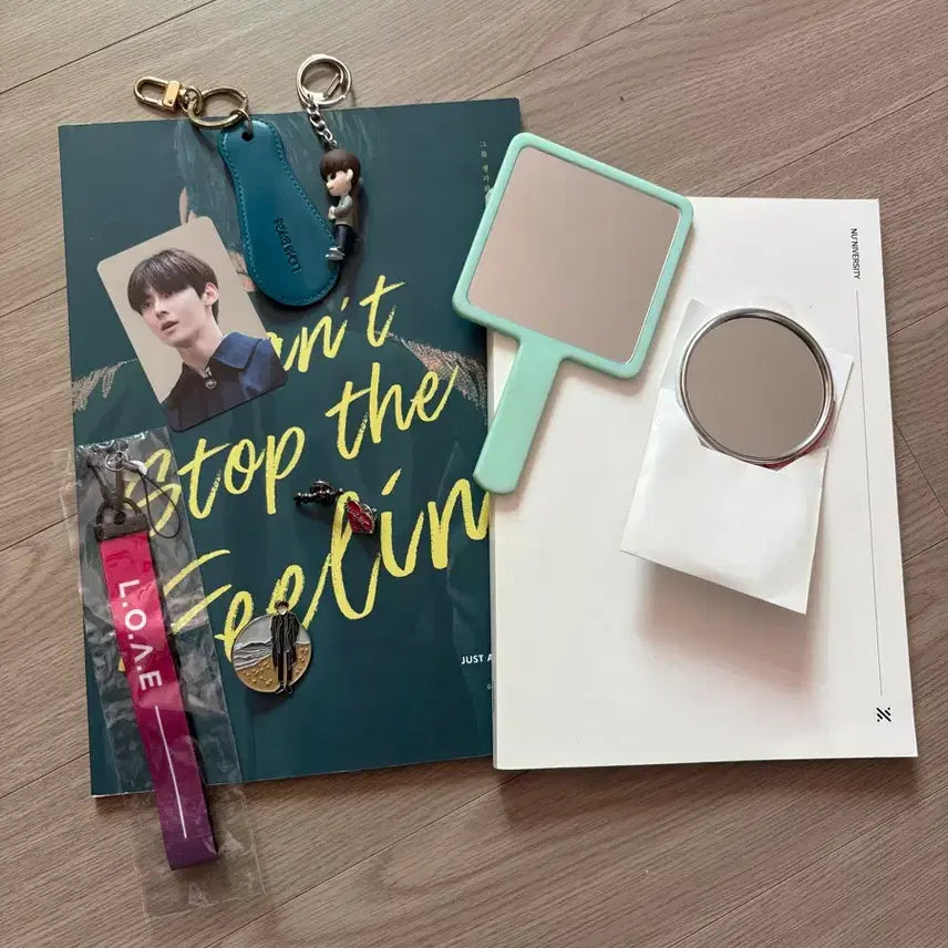 [BUNJANG] NU'EST L.O.Λ.E 2nd Gen Goods Bundle Set / 뉴이스트 러브2기 굿즈  및 황민현 저어필 포토북 및 거울 굿즈 일괄