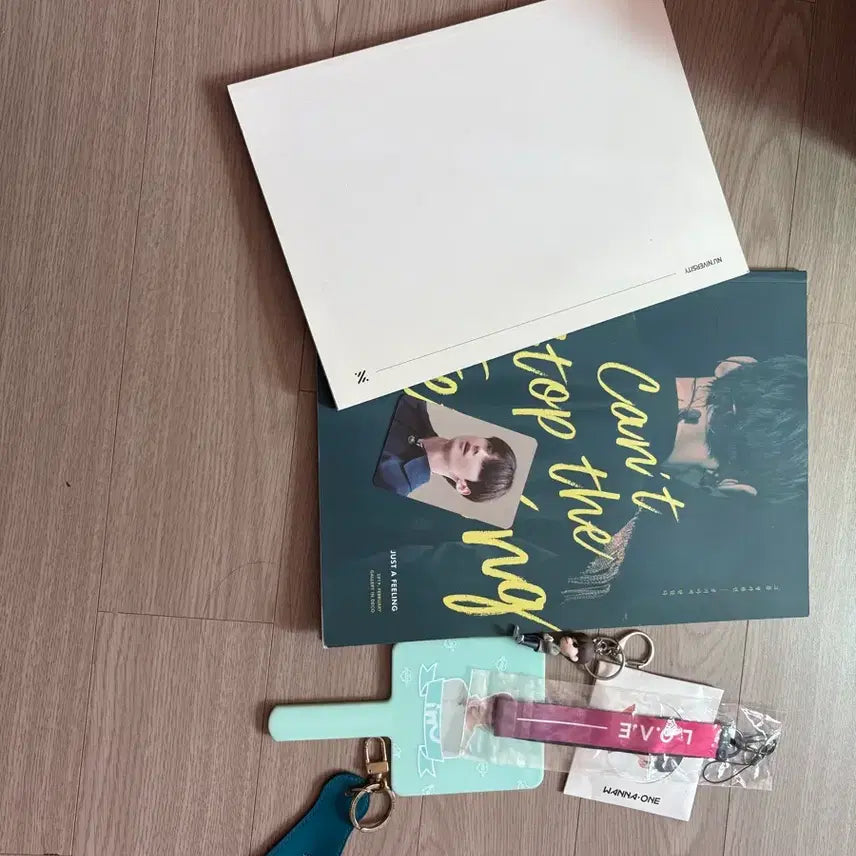 [BUNJANG] NU'EST L.O.Λ.E 2nd Gen Goods Bundle Set / 뉴이스트 러브2기 굿즈  및 황민현 저어필 포토북 및 거울 굿즈 일괄