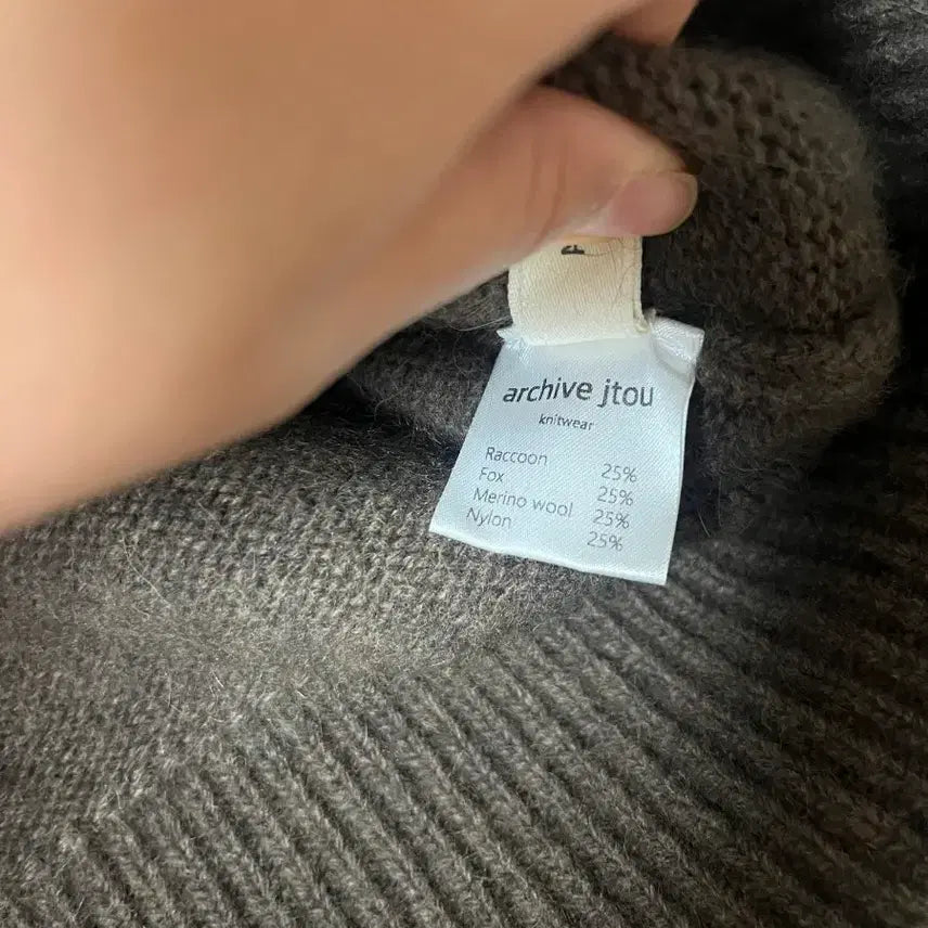 [BUNJANG] Archive J2U Mood Fox Turtleneck Sweater / 아카이브제이투유 무드 폭스 터틀넥 스위터