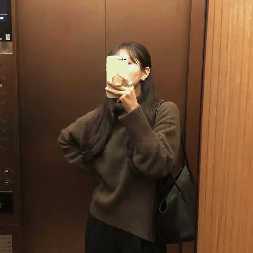 [BUNJANG] Archive J2U Mood Fox Turtleneck Sweater / 아카이브제이투유 무드 폭스 터틀넥 스위터